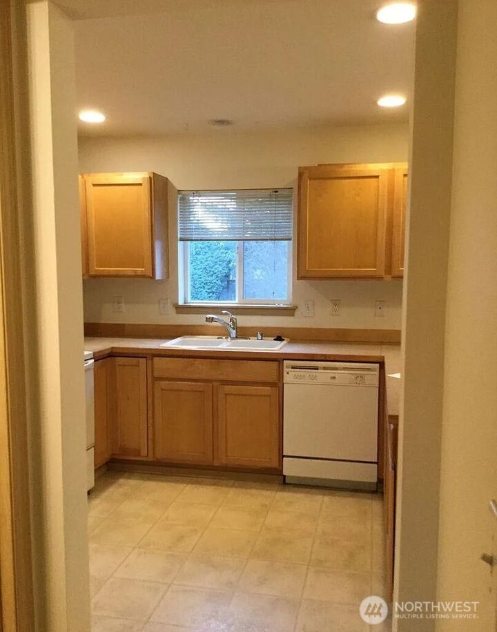 Property Photo:  3909  152nd Place SE  WA 98012 