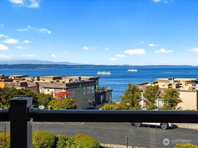 Property Photo:  45  Pine Street 205  WA 98020 