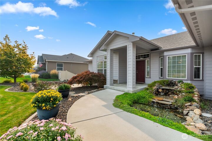 Property Photo:  1992  Stoneridge Drive  WA 98802