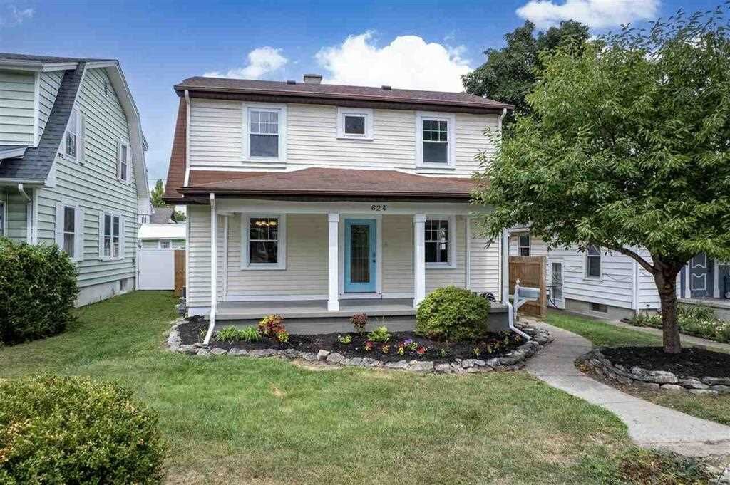 Property Photo:  624 Peacock Road  IN 47374 
