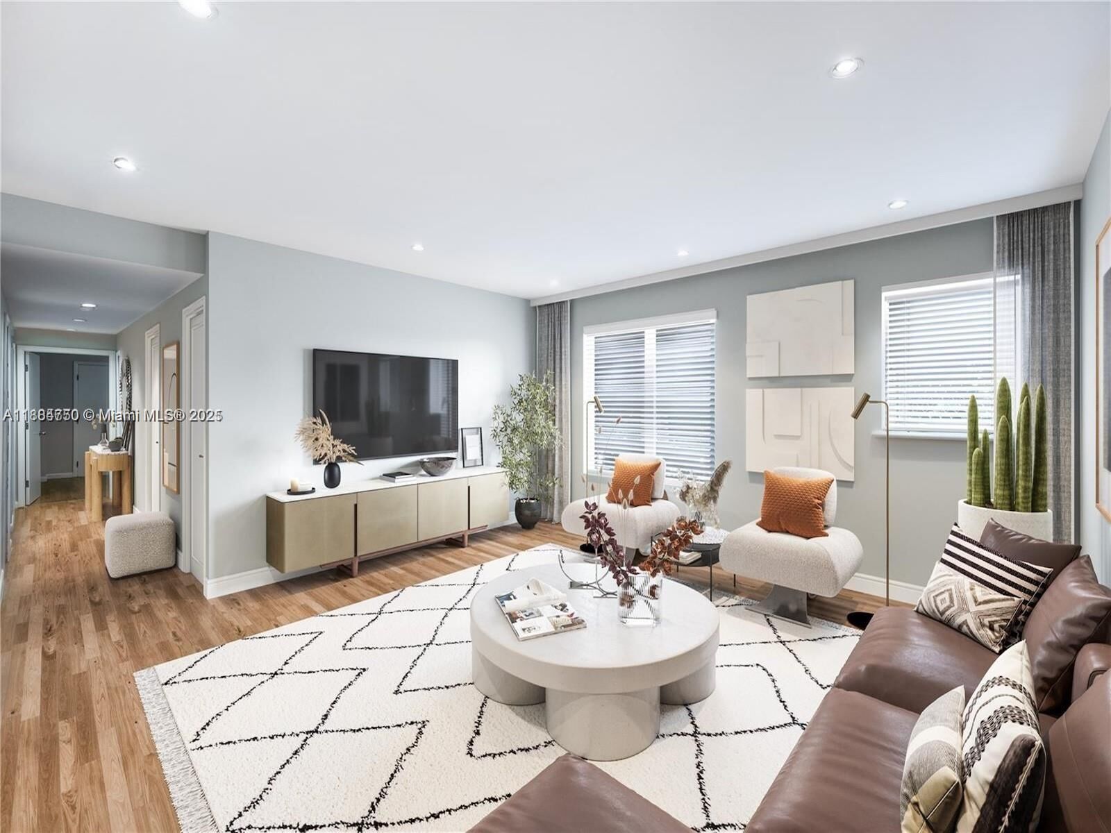 Property Photo: 1018 Meridian Ave 4 FL 33139