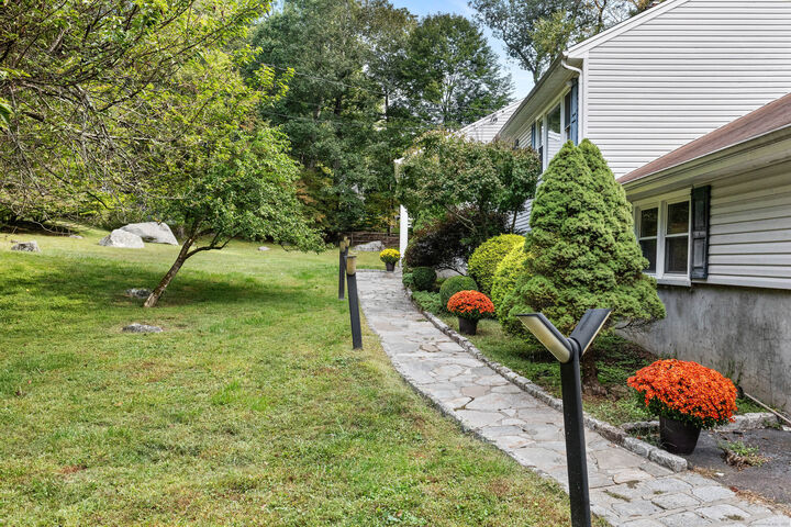 Property Photo:  494 Sawmill Road  CT 06903 