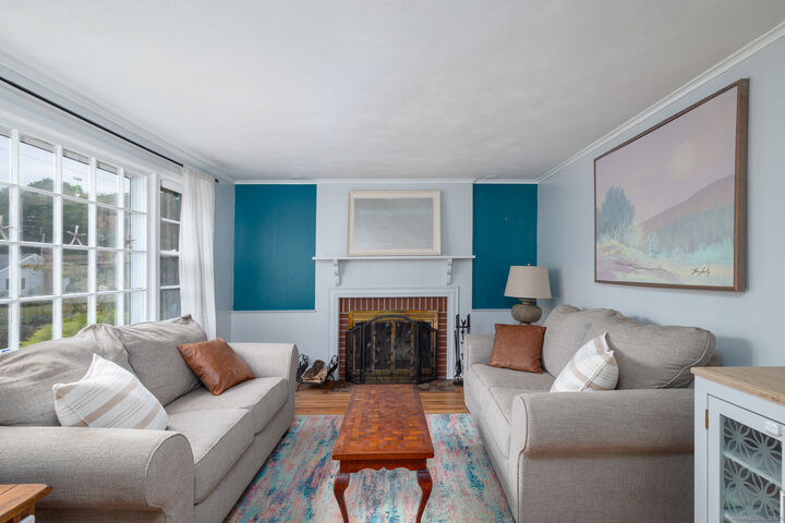 Property Photo:  122 Dix Road  CT 06109 