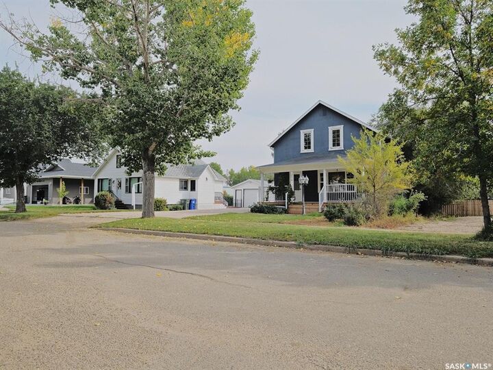 Property Photo: 216 6th Avenue W SK S0L 2V0