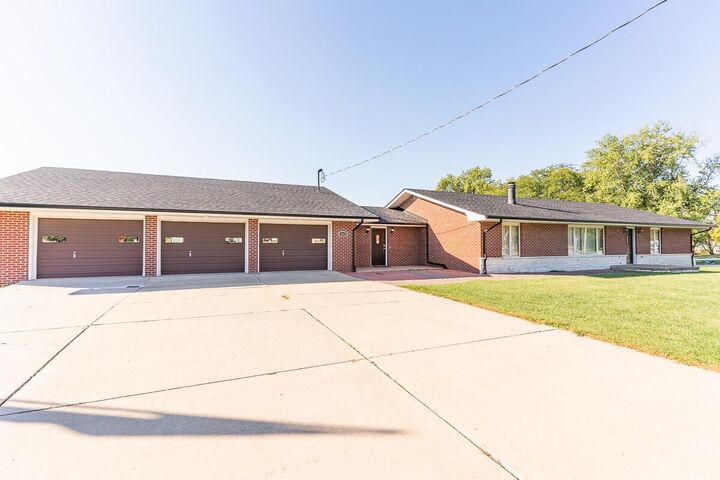 Property Photo:  405 E Randolph  IA 51649 