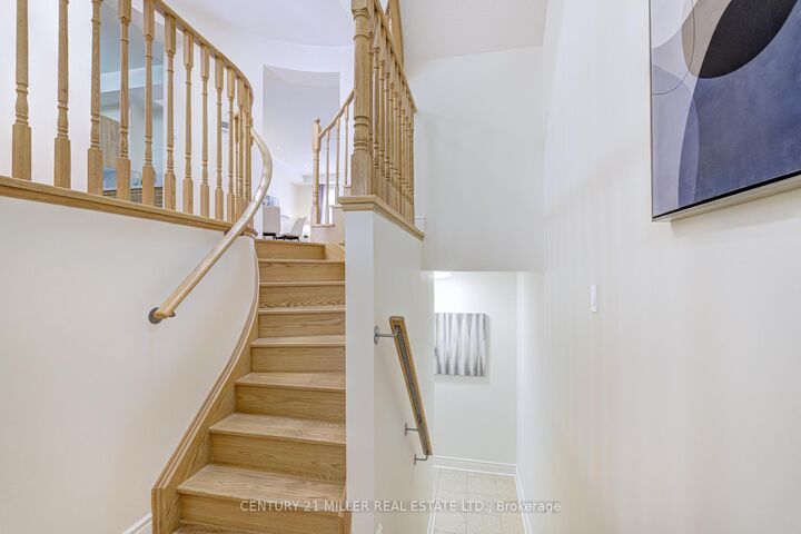 Property Photo:  2419 Baronwood Drive  ON L6M 0J7