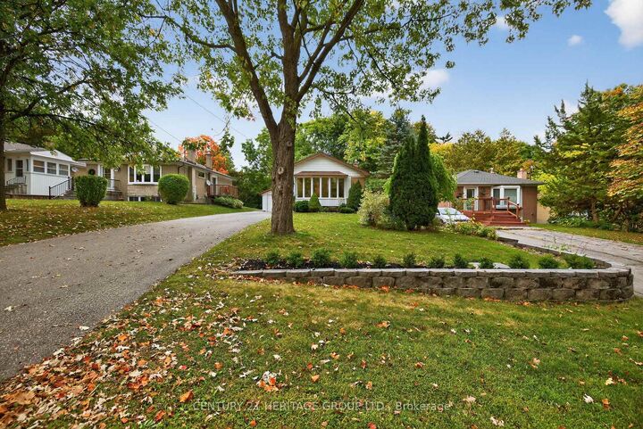Photo de la propriété:  49 Bayview Parkway  ON L3Y 3W2 