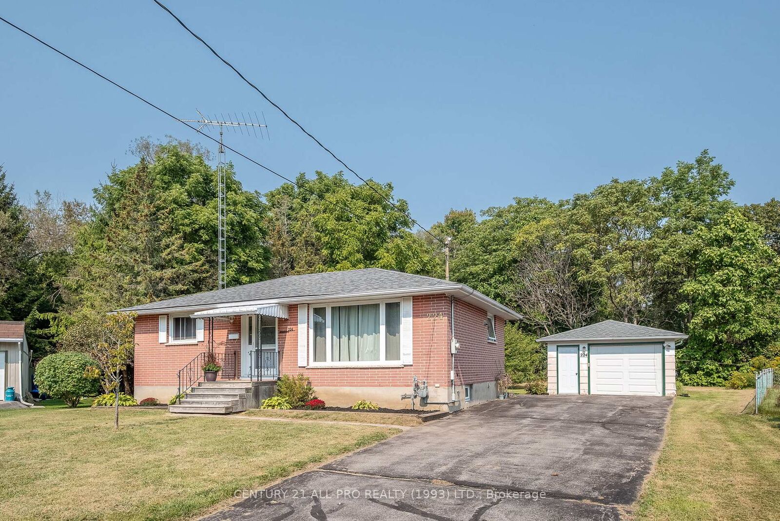 Photo de la propriété: 224 Nickerson Drive ON K9A 1A5