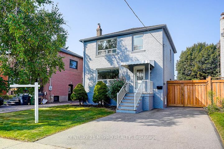 Photo de la propriété:  24 Gair Drive  ON M8W 4P4 