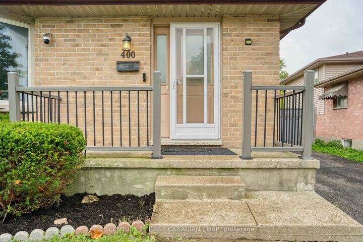 Property Photo:  400 Barker Street  ON N5Y 5G6 