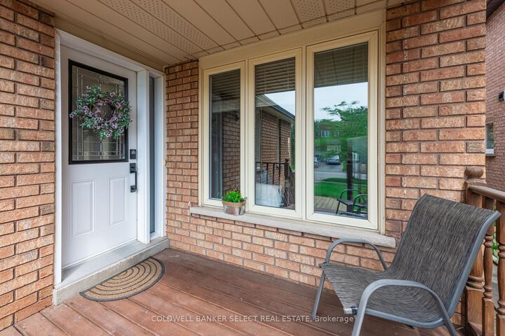 Photo de la propriété: 3445 Bertrand Road ON L5L 4G5