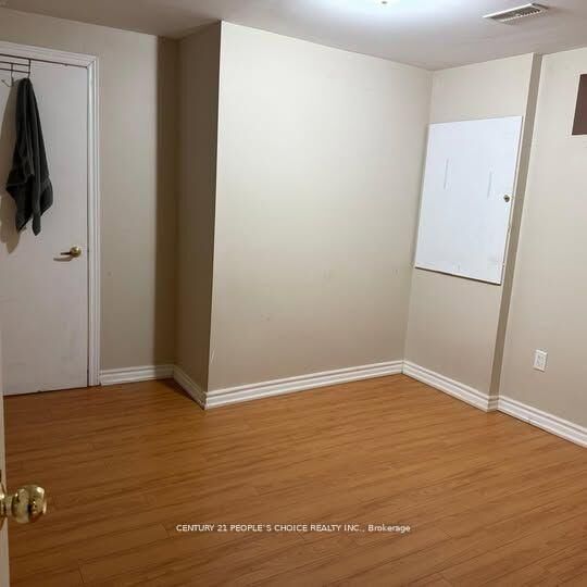 Photo de la propriété:  71 Lilly Cup Avenue Bsmt  ON M1L 0G1 