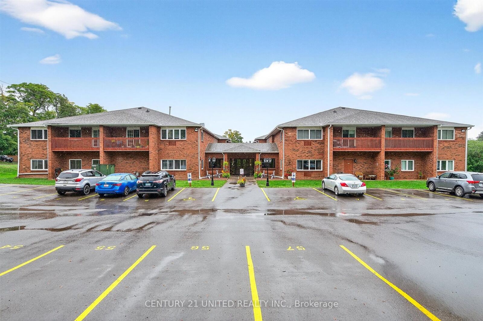 Property Photo:  475 Parkhill Road W 224  ON K9H 7M5 