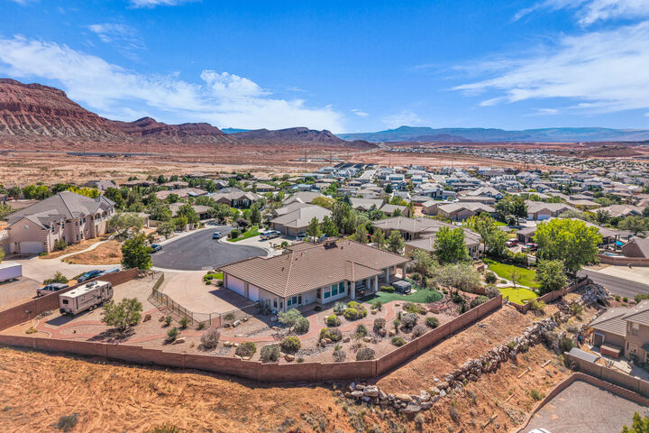 Property Photo: 3116 Mountain Crest Cir UT 84780