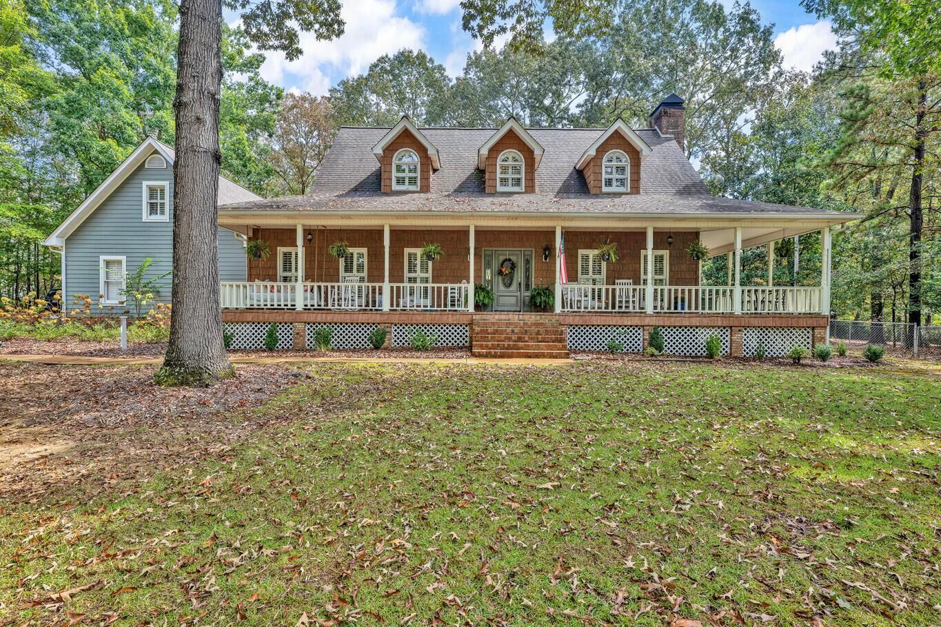Property Photo: 2201 Overbrook Dr AL 35504