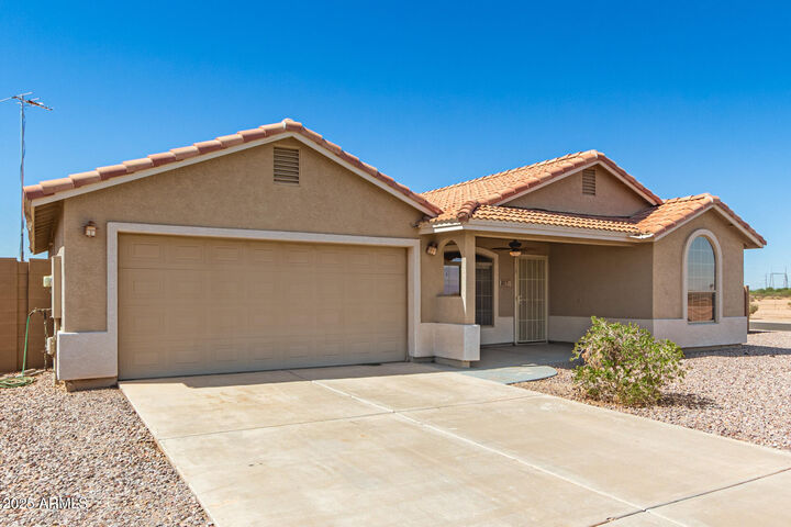 Property Photo:  907 E Lincolnwood Circle  AZ 85194 