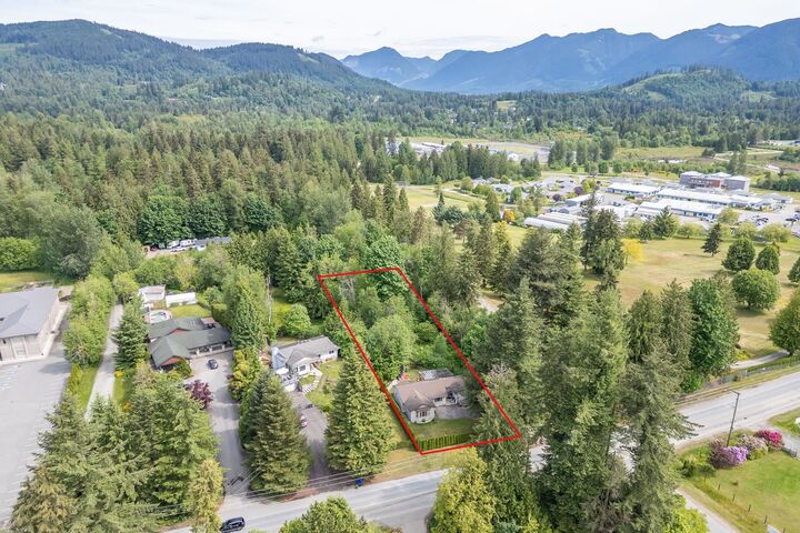 Property Photo: 33581 Dewdney Trunk Road BC V2V 6Y3