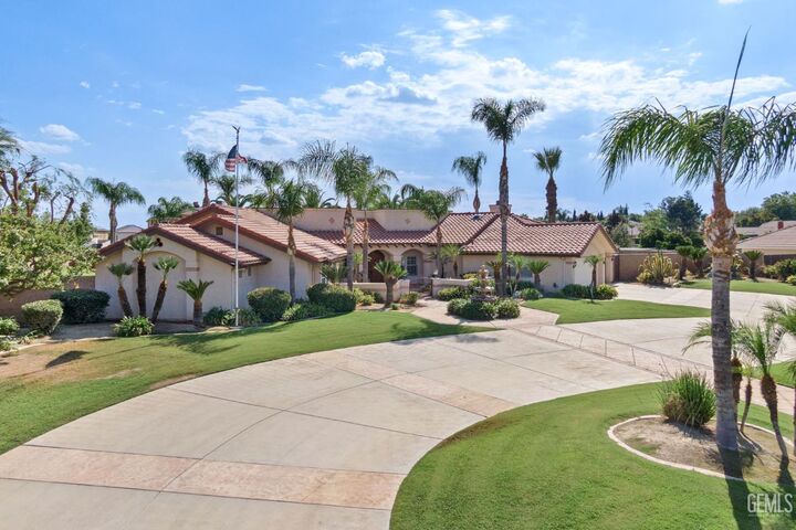 Property Photo: 15401 Mabel Court CA 93314