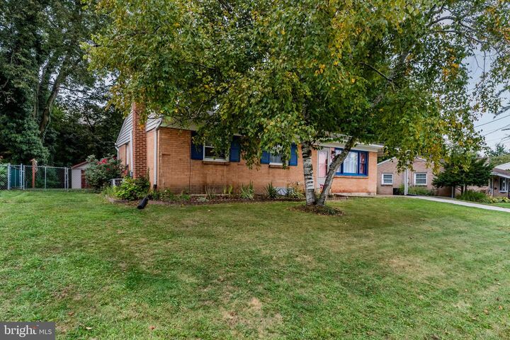Property Photo: 920 W Foxcroft Drive PA 17011