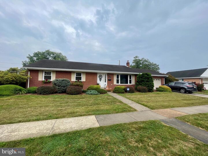 265 Redwood Street  Hummelstown PA 17036 photo