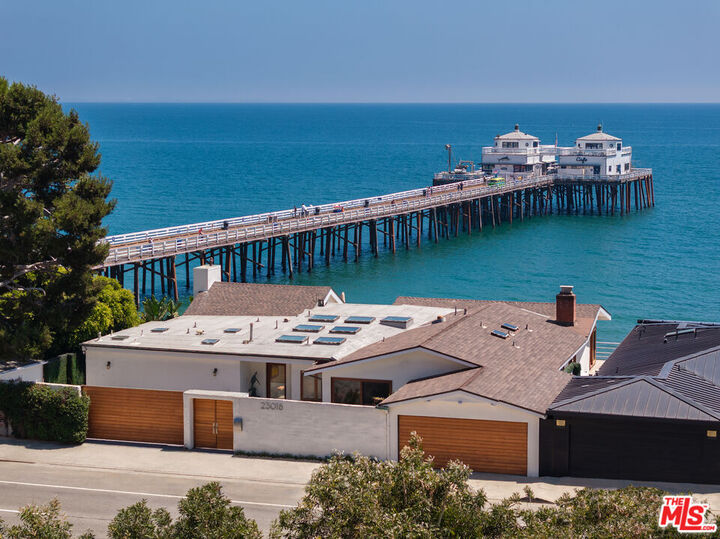 23018 Pacific Coast Hwy  Malibu CA 90265 photo