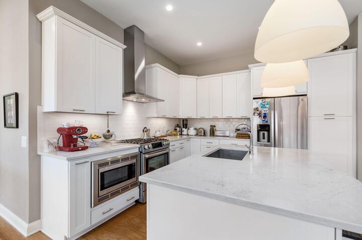 Property Photo:  250 W Spring Street  OH 43215 