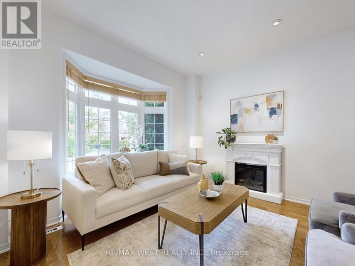 Property Photo:  22 Sierra Drive  ON M1P 5C2 