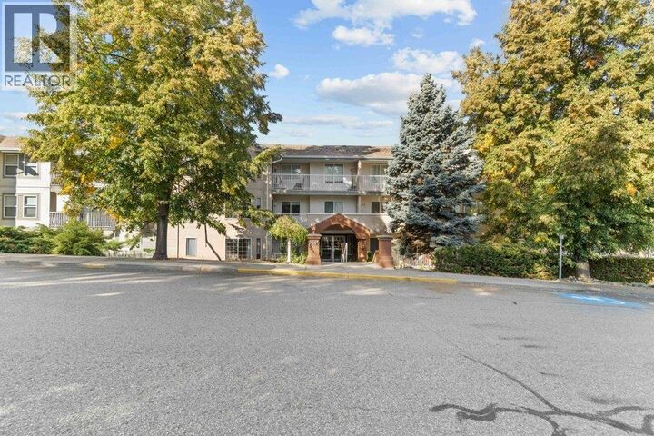 Property Photo:  251 6 Street Southeast 104  BC V1E 1J9 