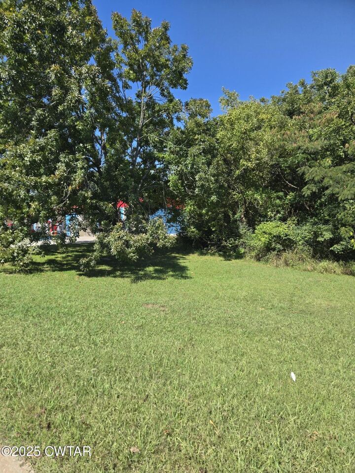 Property Photo:  1599 North Parkway  TN 38301 