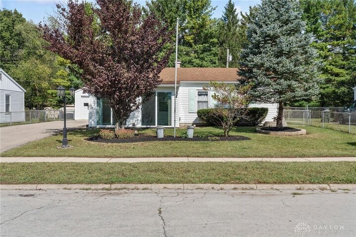 Property Photo: 1342 Kylemore Drive OH 45385