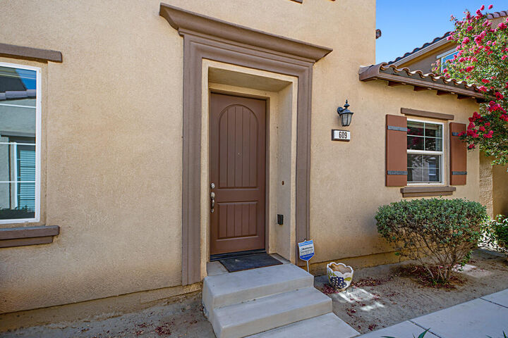 Property Photo:  609 Calle Vibrante  CA 92211 