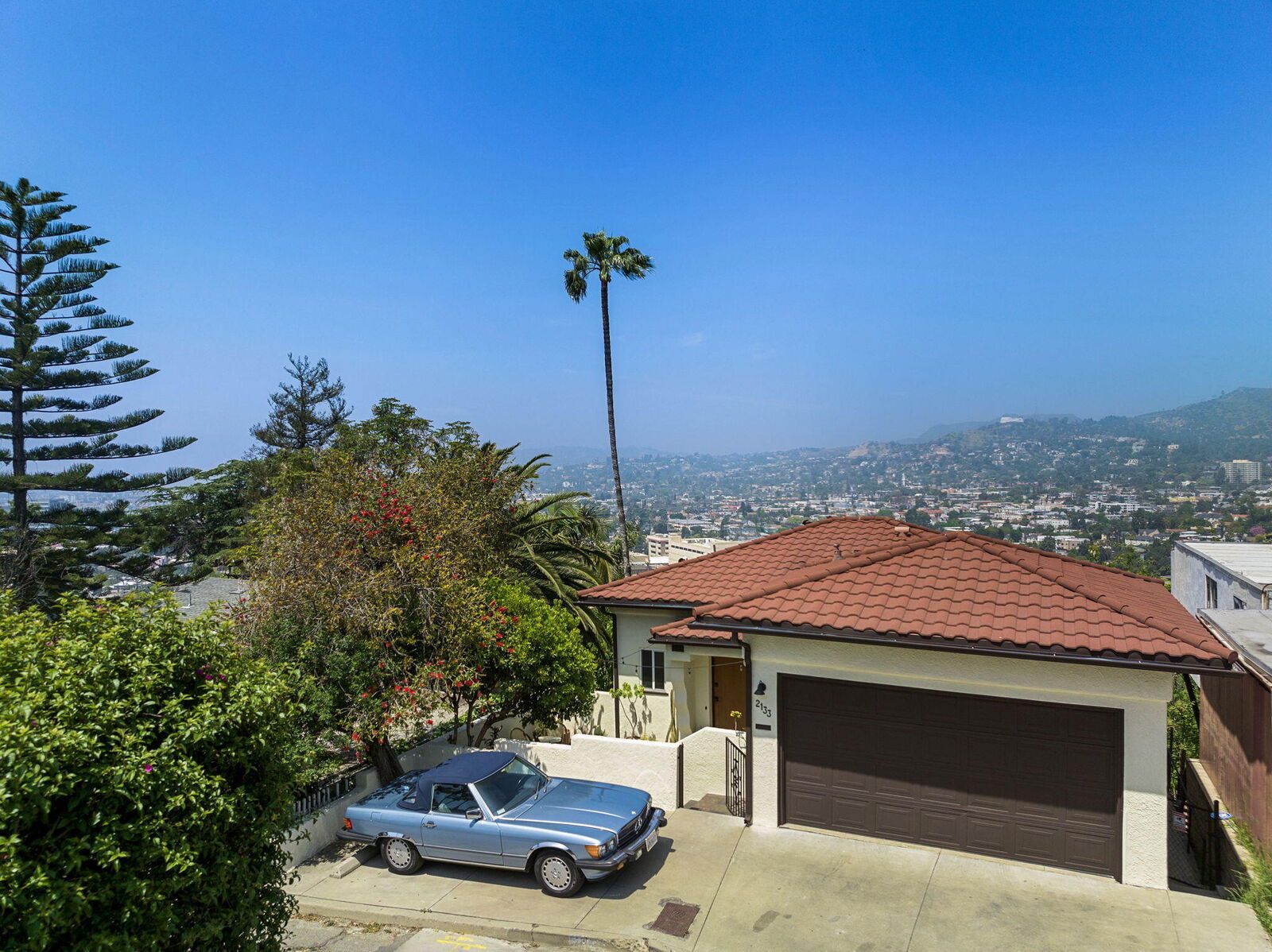 Property Photo:  2133 Mayview Drive  CA 90027 