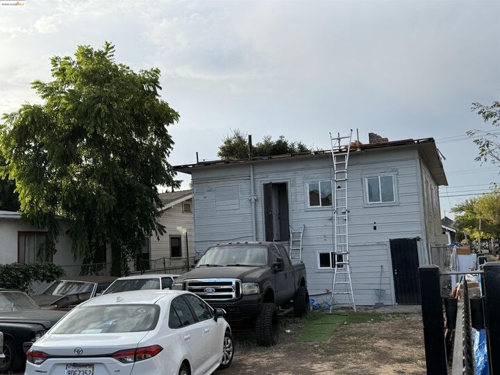 Property Photo:  1468 84th Ave  CA 94621 