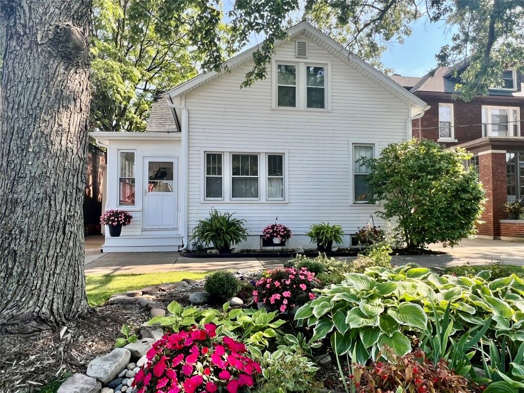 Property Photo: 1011 W 6th Street PA 16507