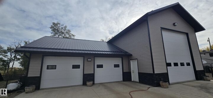 Property Photo:  161038 Twp 584  AB T0B 0C0