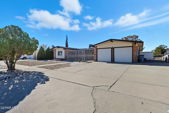 Property Photo:  10608 Lakewood Avenue  TX 79935 