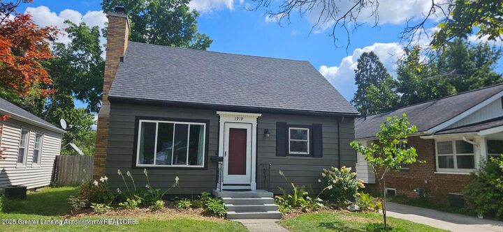 1919 Clifton Avenue  Lansing MI 48910 photo