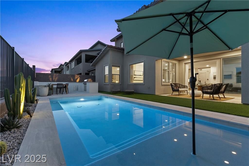 Property Photo:  532 Crown Mesa Avenue  NV 89138