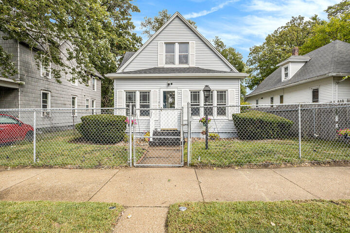 534 Holliday Street  Michigan City IN 46360 photo