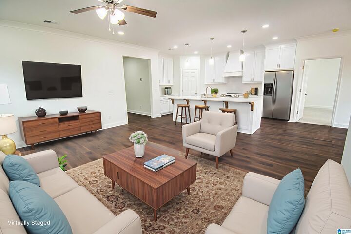 Property Photo: 409 County Road 1040 AL 35115