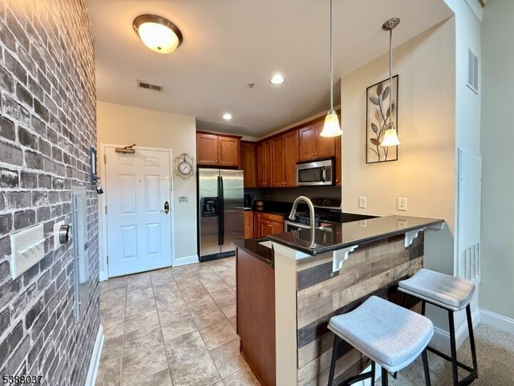 Property Photo: 6402 Brookhaven Ct 6402 NJ 07457