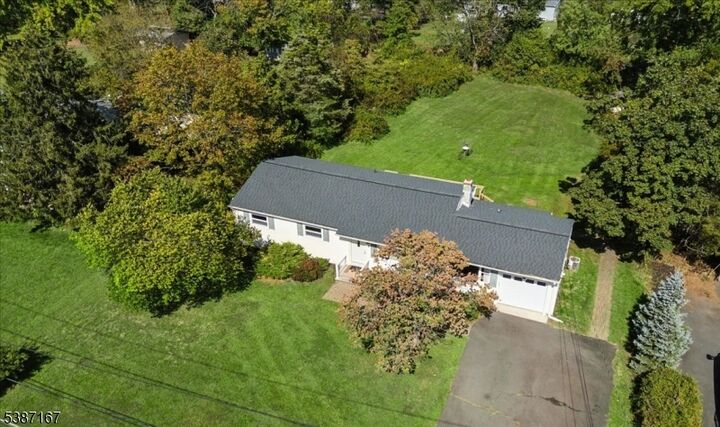 Property Photo:  6 Crestwood Ave  NJ 08844 