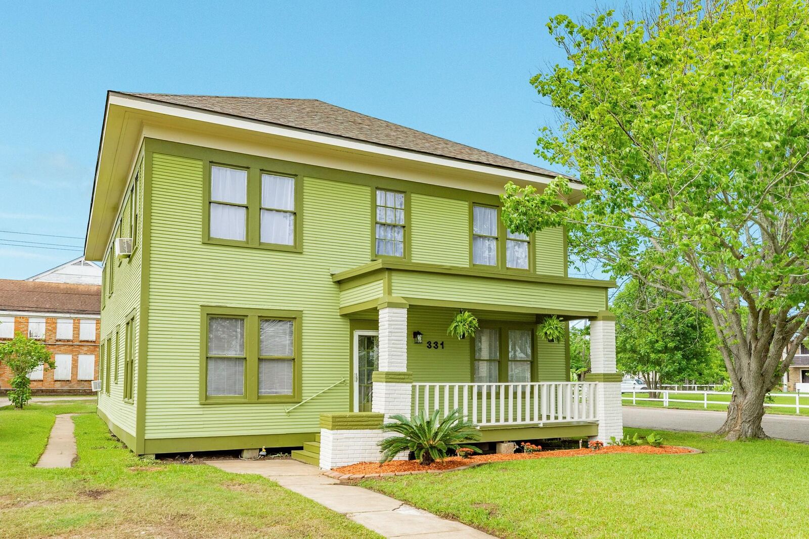 Property Photo:  331 W Broad Street  TX 77541 