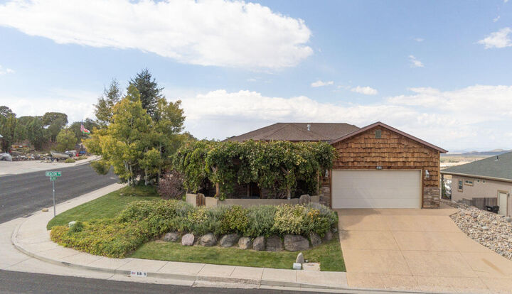 Property Photo:  18 S Beacon Dr  UT 84720 