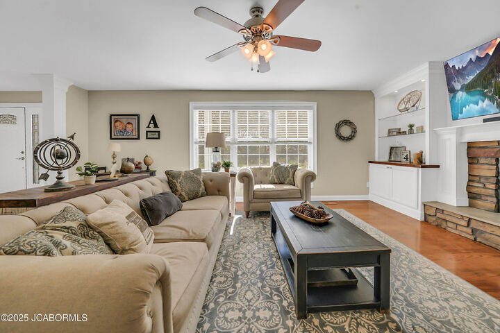 Property Photo:  4200 Windy Hill Lane  MO 65101 