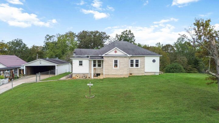 Property Photo: 463 Mc Guire Avenue KY 41311