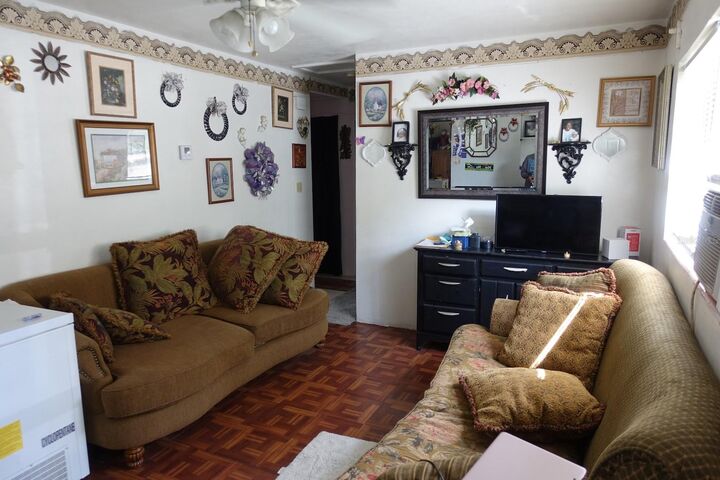 Property Photo: 910 N Ruth Avenue FL 33815