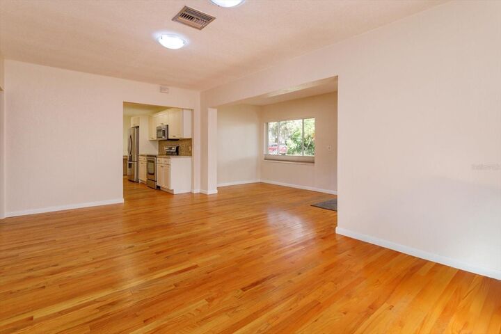 Property Photo: 720 Langston Court FL 32804