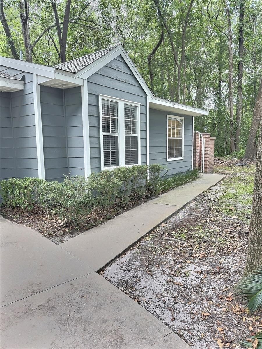 Property Photo:  243 NW 48th Boulevard 4  FL 32607 