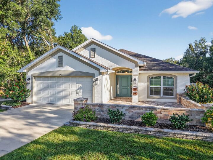 Property Photo:  8703 SE 159th Place  FL 34491 